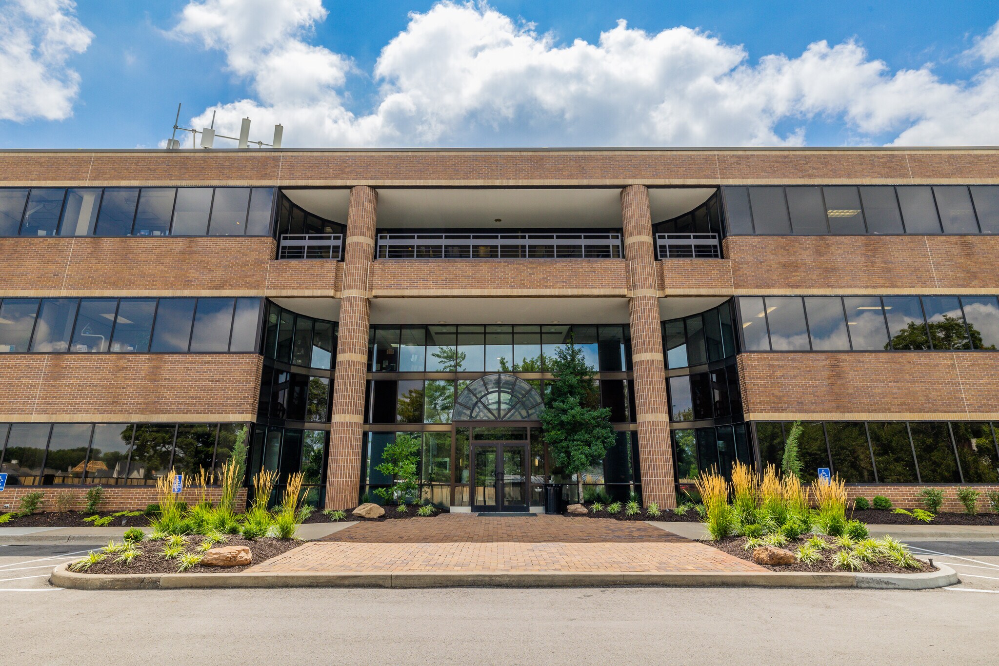 5000-W-95th-St-Prairie-Village-KS-Building-Photo-5-LargeHighDefinition 5000-W-95th-St-Prairie-Village-KS-Building